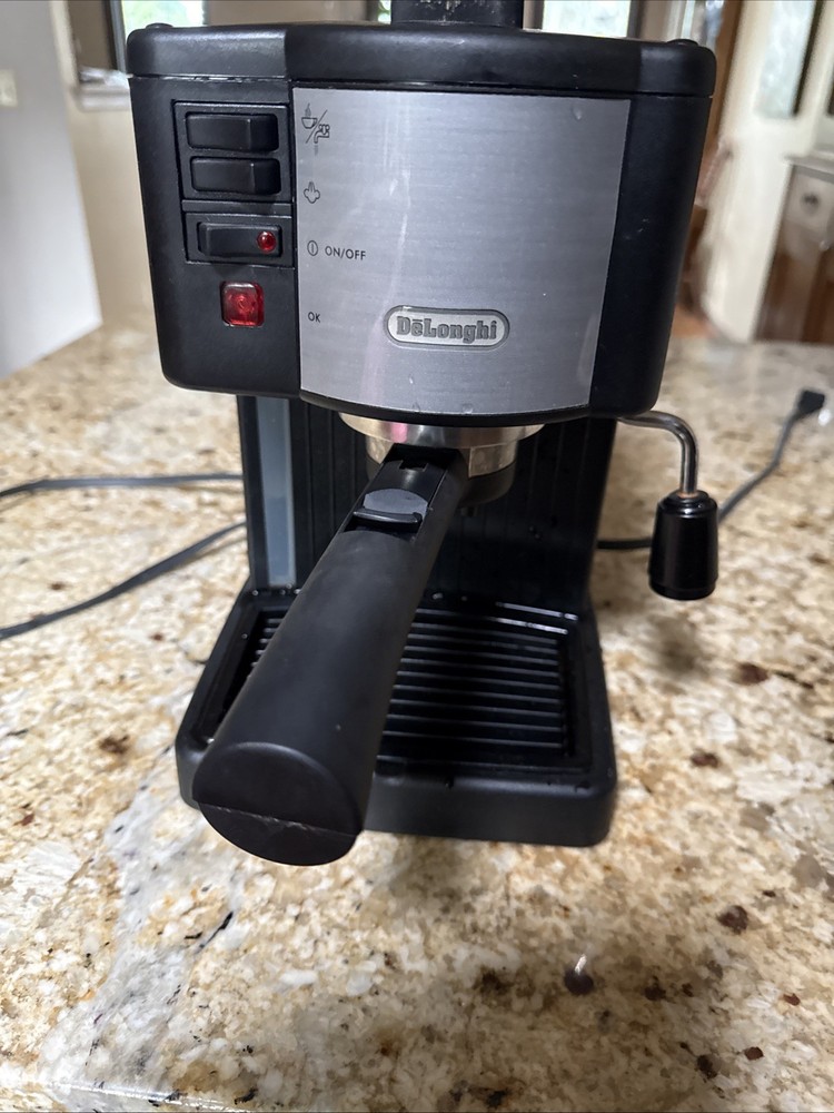 DeLonghi Espresso Machine - Black Tested