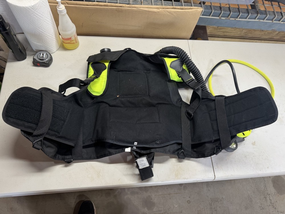 US Tech BCD size M w/ US Divers Octo regulator & Parkway gauge