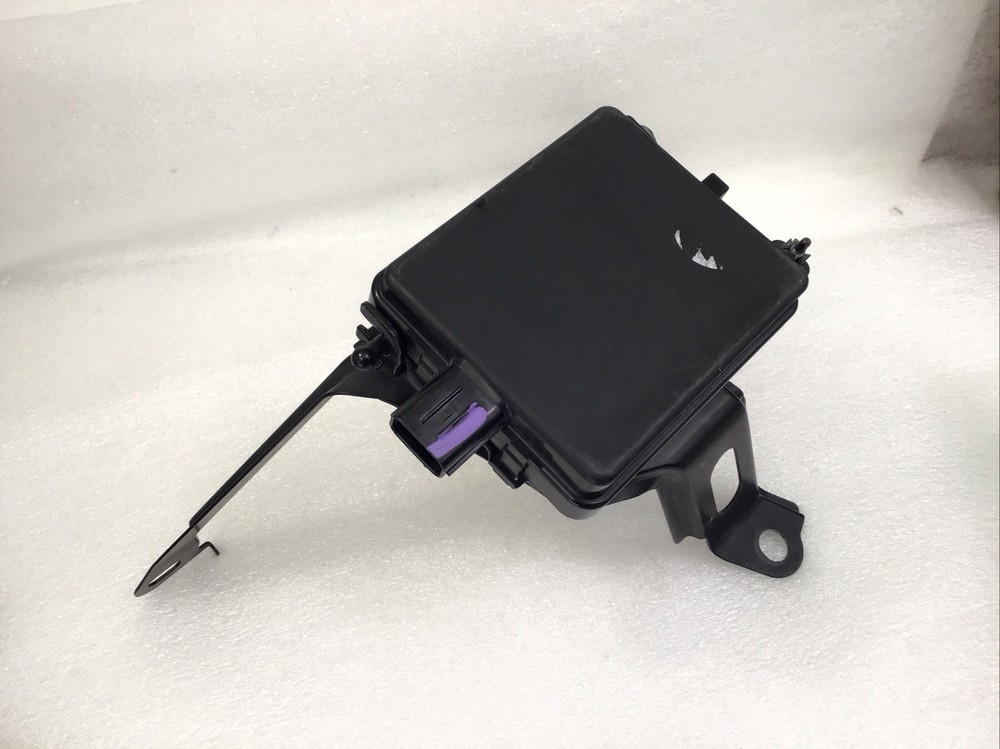 2016-2018 TOYOTA MIRAI CRUISE CONTROL DISTANCE SENSOR RADAR MODULE MISSING CLIPS