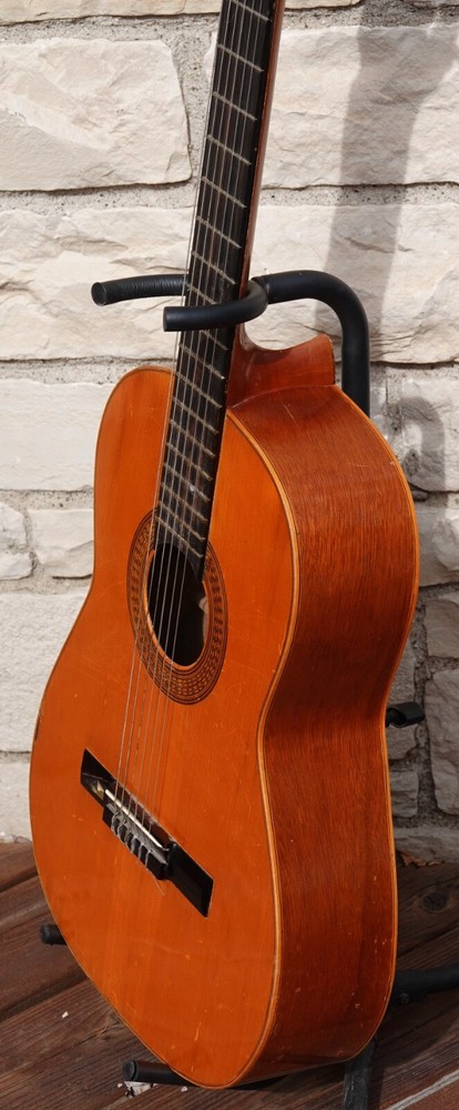 HERMANOS LEAL CLASSICAL GUITAR