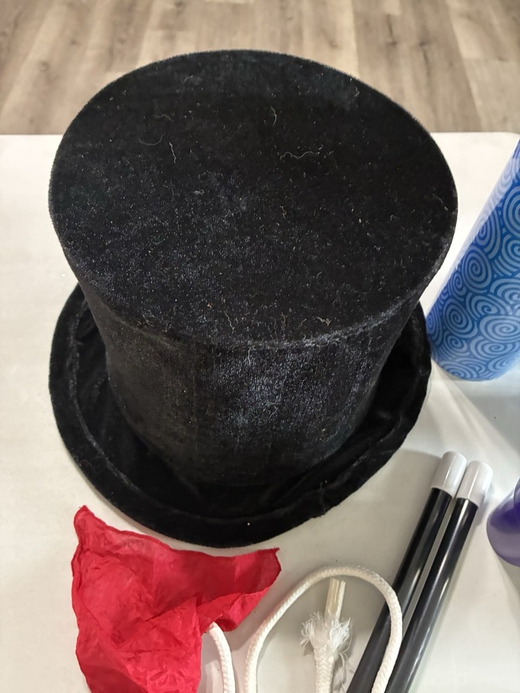 Magic Set Comes Only With Items Pictured