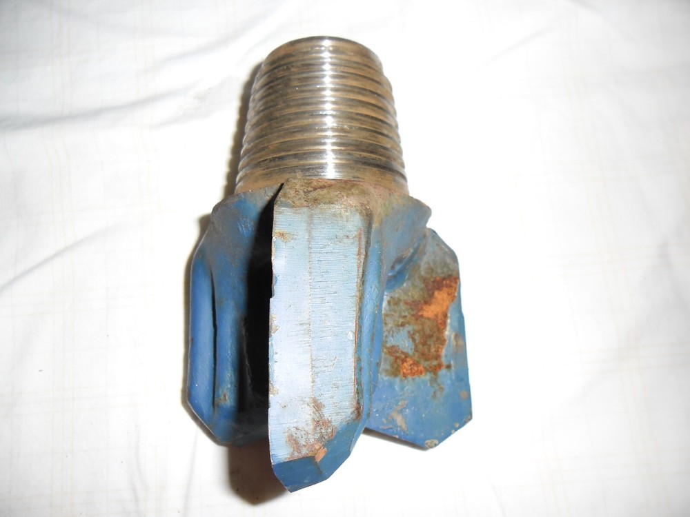 Drag Bit 4 1/2 3 Bladed Carbide Bit (New)