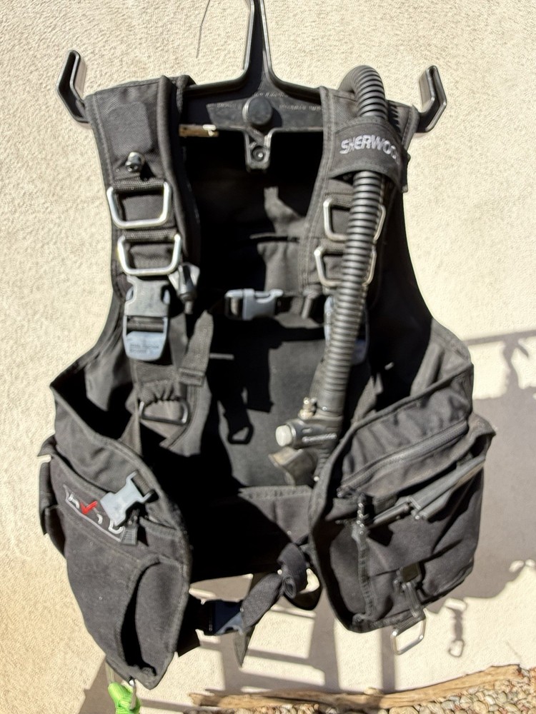 Sherwood Avid Scuba BCD – Size Medium – Jacket Style – Great Condition