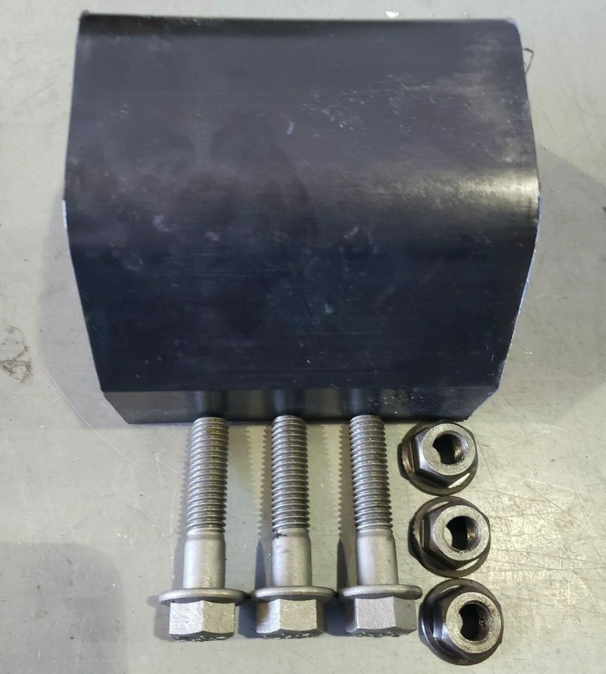 One Hendrickson Auxiliary Spring Kit HMX400-460 HN402/462/522 Haulmaax 64179-004