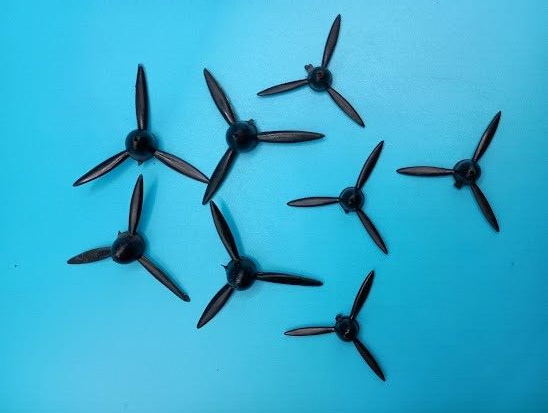 PROPELLERS LARGE AND SMALL (4 Each) HO