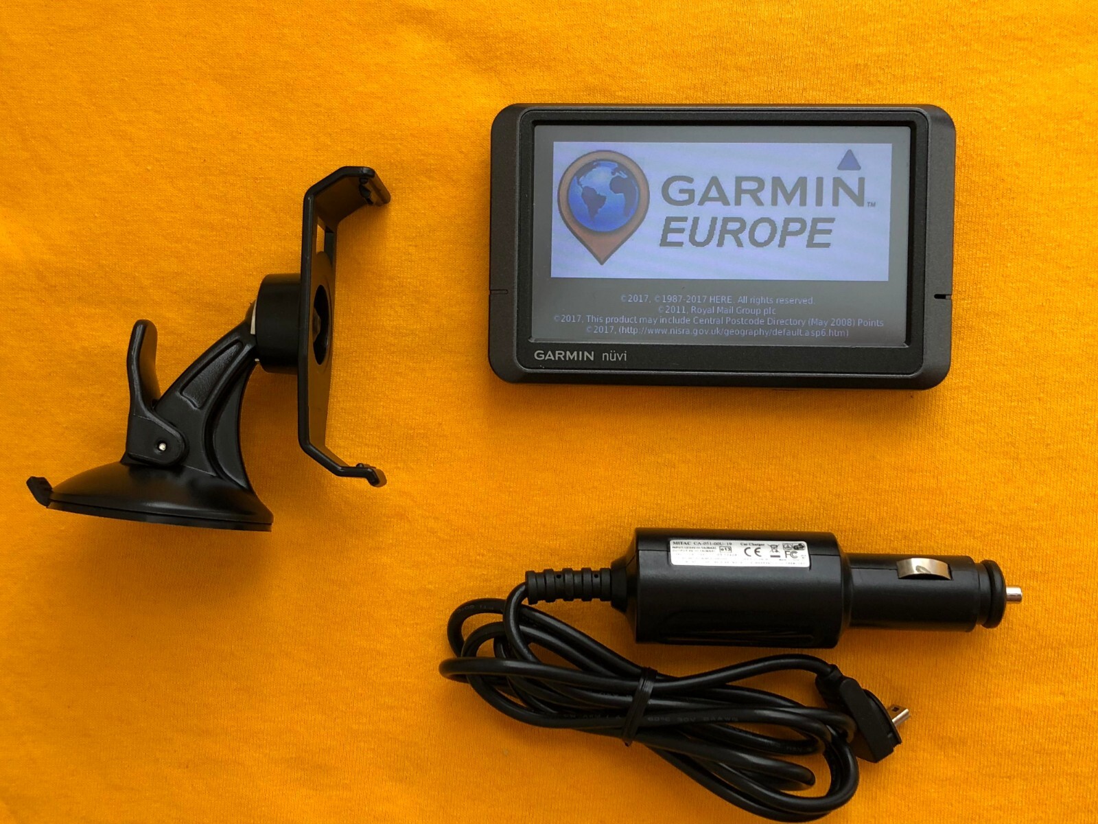 GARMiN NUVi GPS with 2026  EUROPE & UK MAPS, BUNDLE,   GOOD
