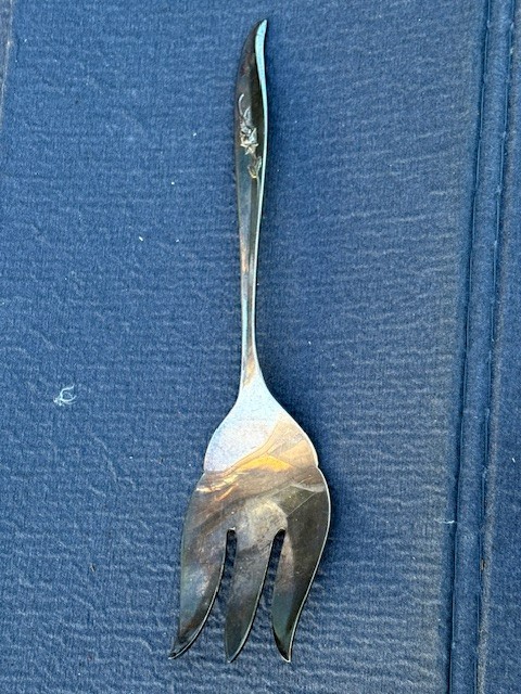 1847 ROGERS ''MAGIC ROSE'' 2 PCS SILVERPLATED SALAD SERVING SET