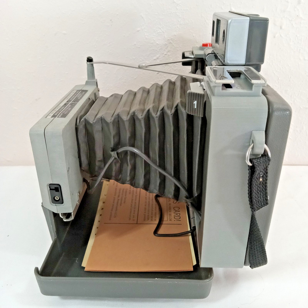 Polaroid 440 Automatic Land Camera