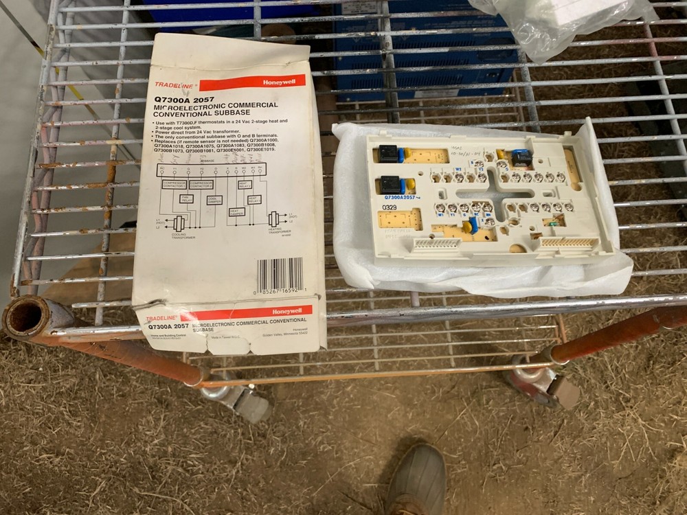 Honeywell Q7300A 2057 Microelectronic Commercial Conventional Subbase