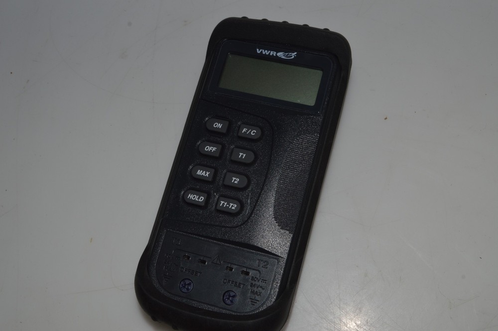 VWR AT HANDHELD THERMOMETER  (UTK41)