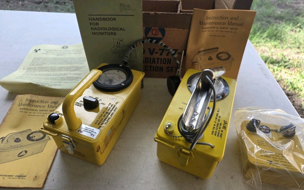 Geiger Counter CD V-777-1 Radiation Detection Set Cold War