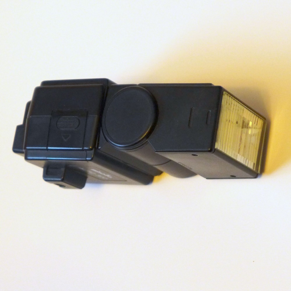 MINOLTA AUTO 320 ISO Shoe FLASH 1/16th - FULL Variable Power 3 Stage Auto Strobe