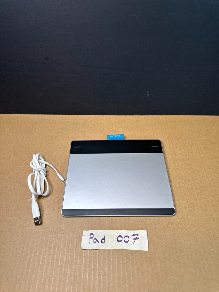 Wacom CTH-480 Intuos Small Creative Touch Tablet Ships Fast!!!
