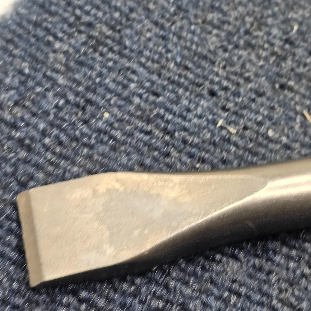 6475 SDS Max Chisel Bit 17-inch Overall Length