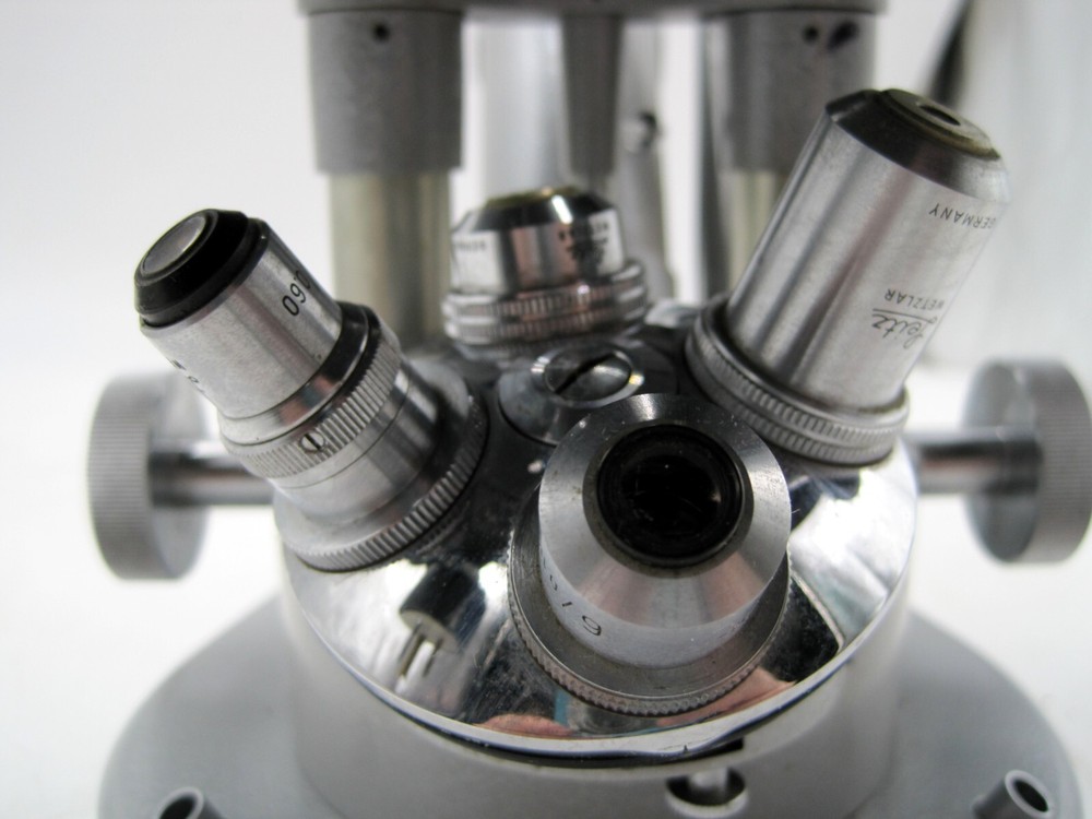 Vintage Ernst Leitz Wetzlar Germany Inverted Microscope w/4 Objectives