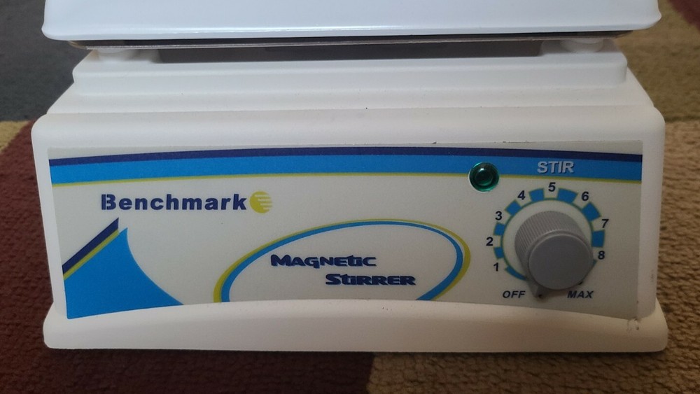 Benchmark Scientific H4000-S-E Magnetic Stirrer. USED