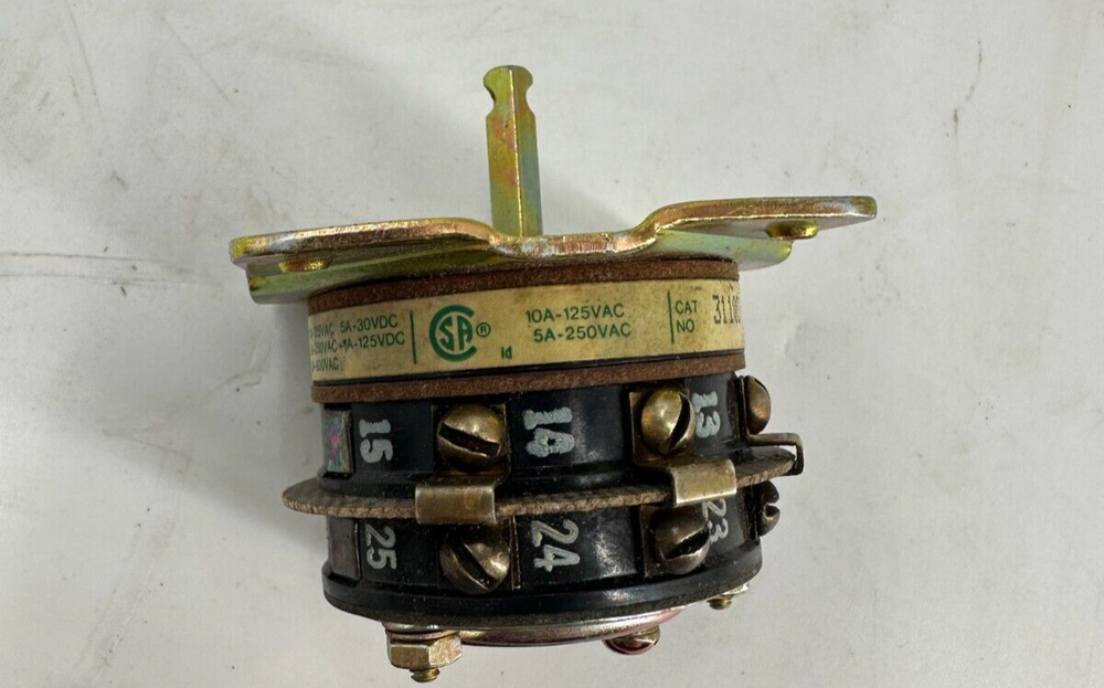 new Electroswitch 3110C Voltmeter Transfer Switch