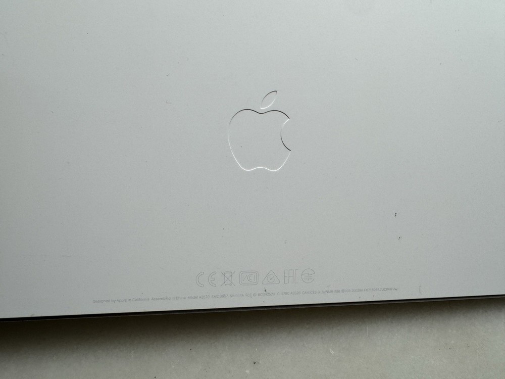 Apple A2520 Wireless Aluminum Keyboard Silver/White Numeric Keypad Slim Design