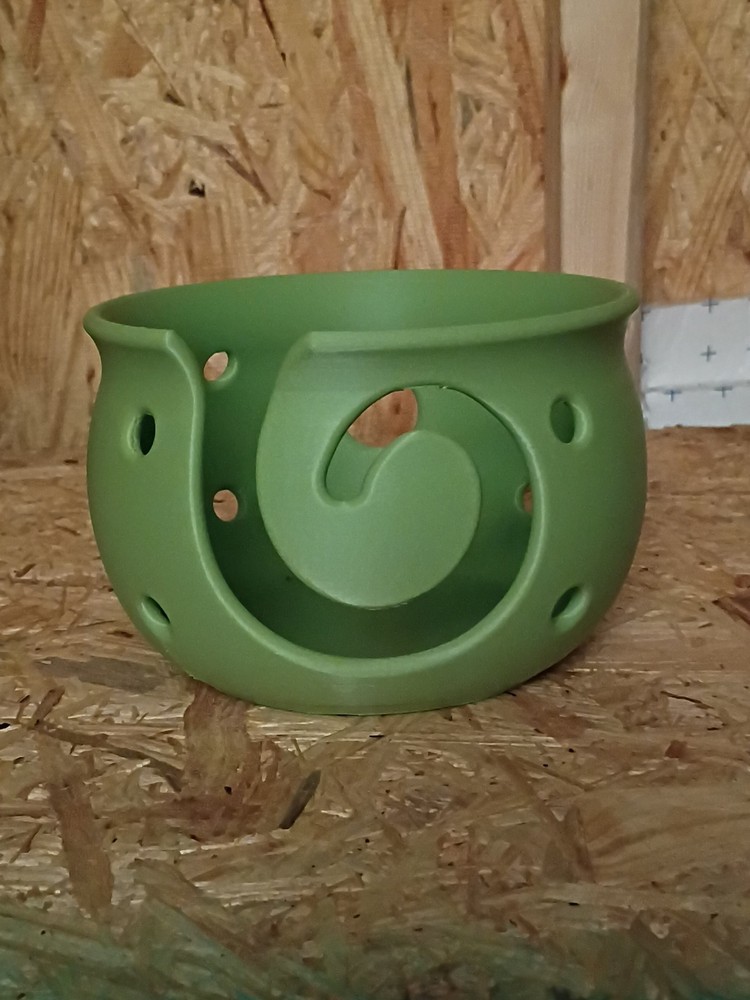 Yarn Bowl / Green Plastic