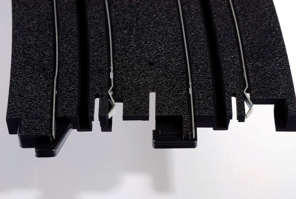 AFX Racing - Track, CrissCross 9" (2pcs)