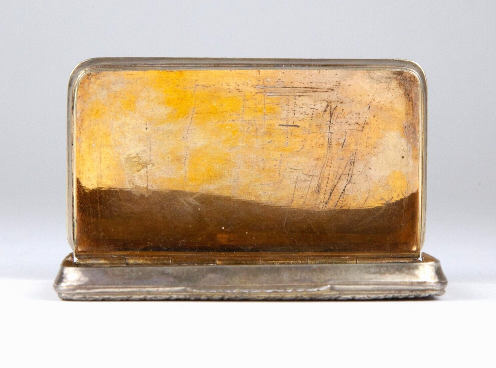 Ea. 19th c. Continental Gilt Silver Snuff Box Elaborate Repousse Floral Design