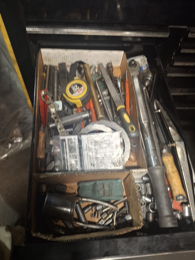 Snap on Tool Box 11 drawer FILLED WITH TOOLS