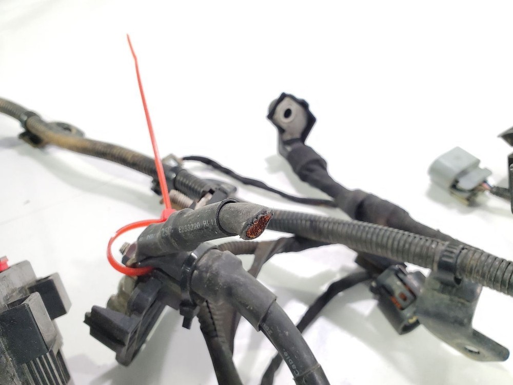 2011 Hyundai Genesis OEM 3.8L Automatic Engine Harness One Broken Wire
