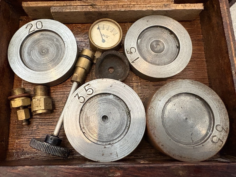 vintage deadweight tester