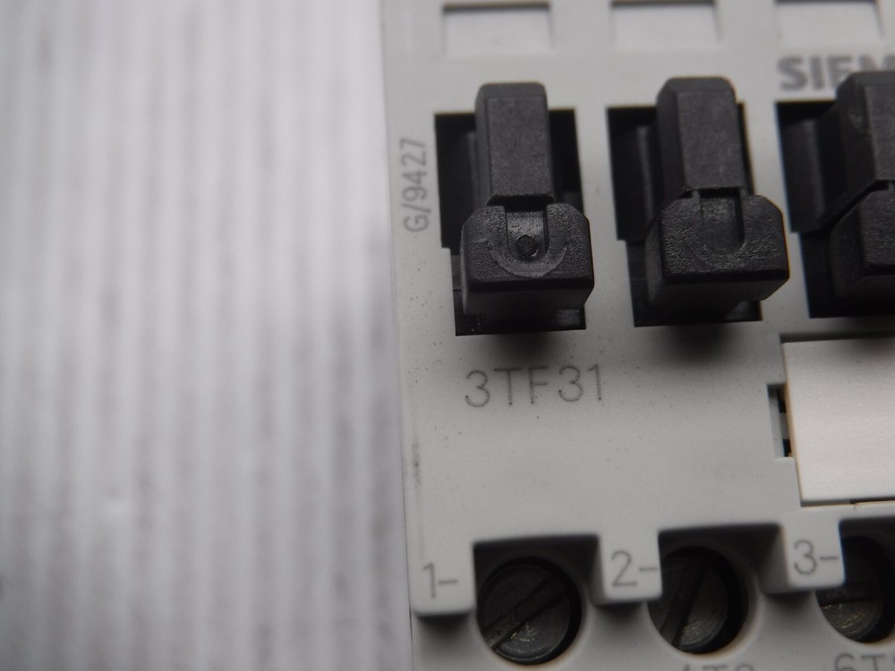 Siemens 3TF3100-0B Contactor 18A 600VAC