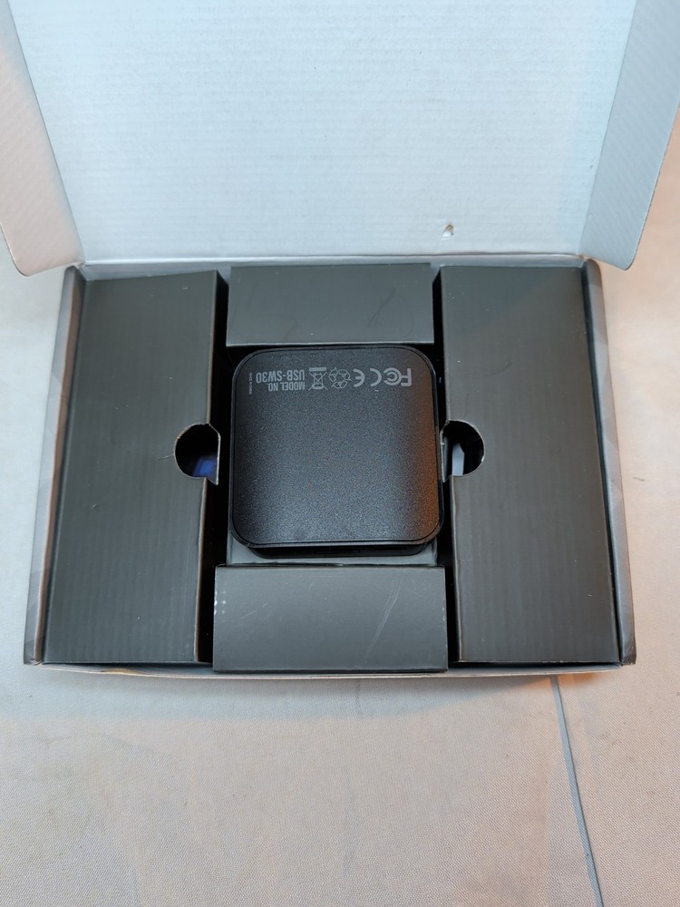 Sabrent USB 3.0 Sharing Switch 2 Computers 1 Device KVM Splitter Open Box