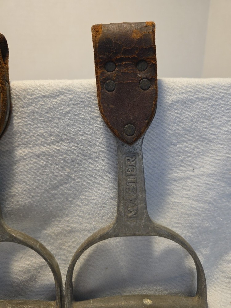 Master Aluminum Stirrup Irons Light - Vintage