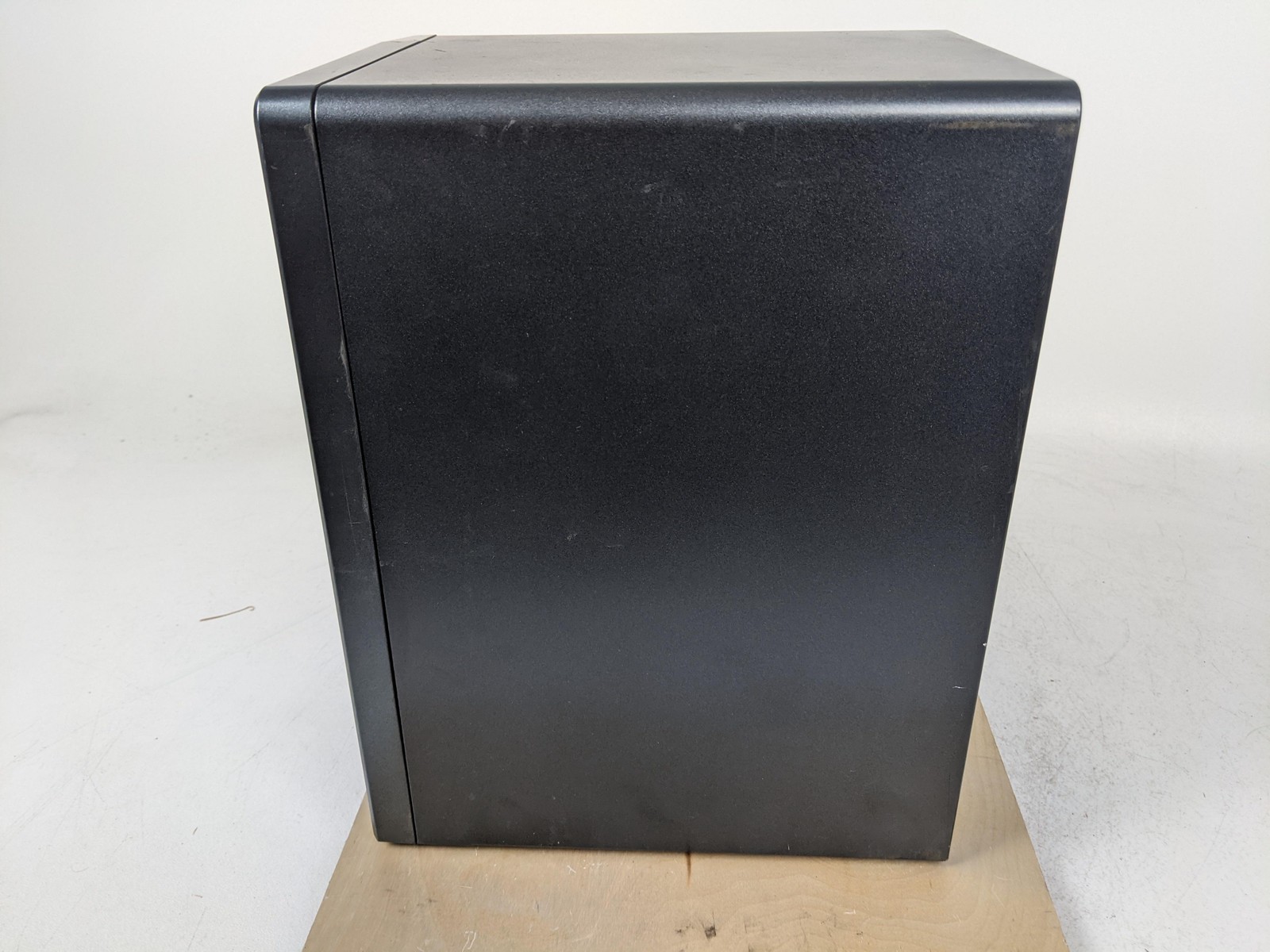 Promise Pegasus2 R8 8-Bay Black RAID Hard Drive Enclosure No HDD or Software