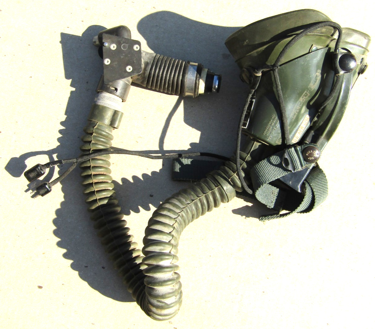 VIETNAM ERA PILOT OXYGEN MASK MBU-5/P SIERRA