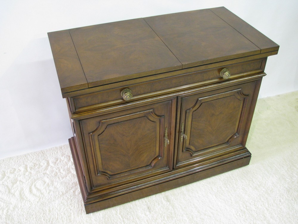 Karges Louis XVI Style Server With Dramatic Patterned Walnut Veneers & Flip Top