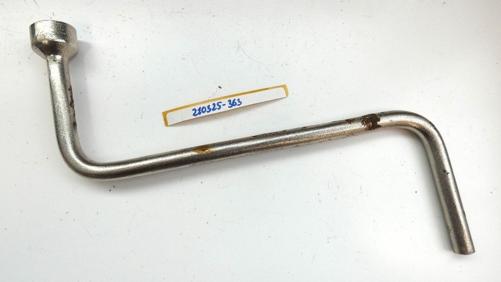 BMW E30 E32 E34 E36 E38 E39 E46 Wheel Wrench Rim Wrench Board Tool