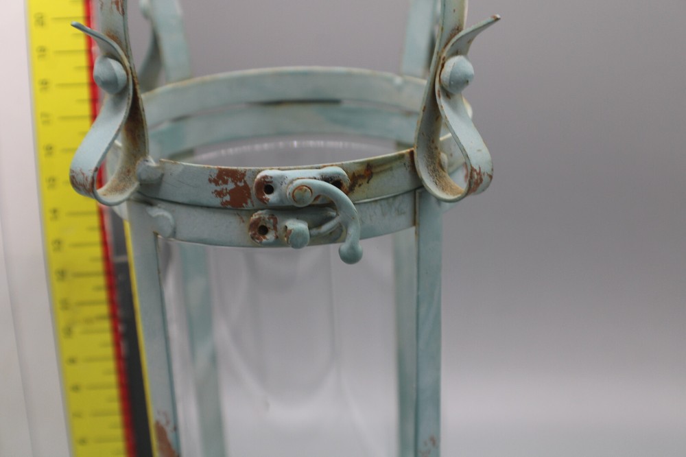 Metal decorative lantern