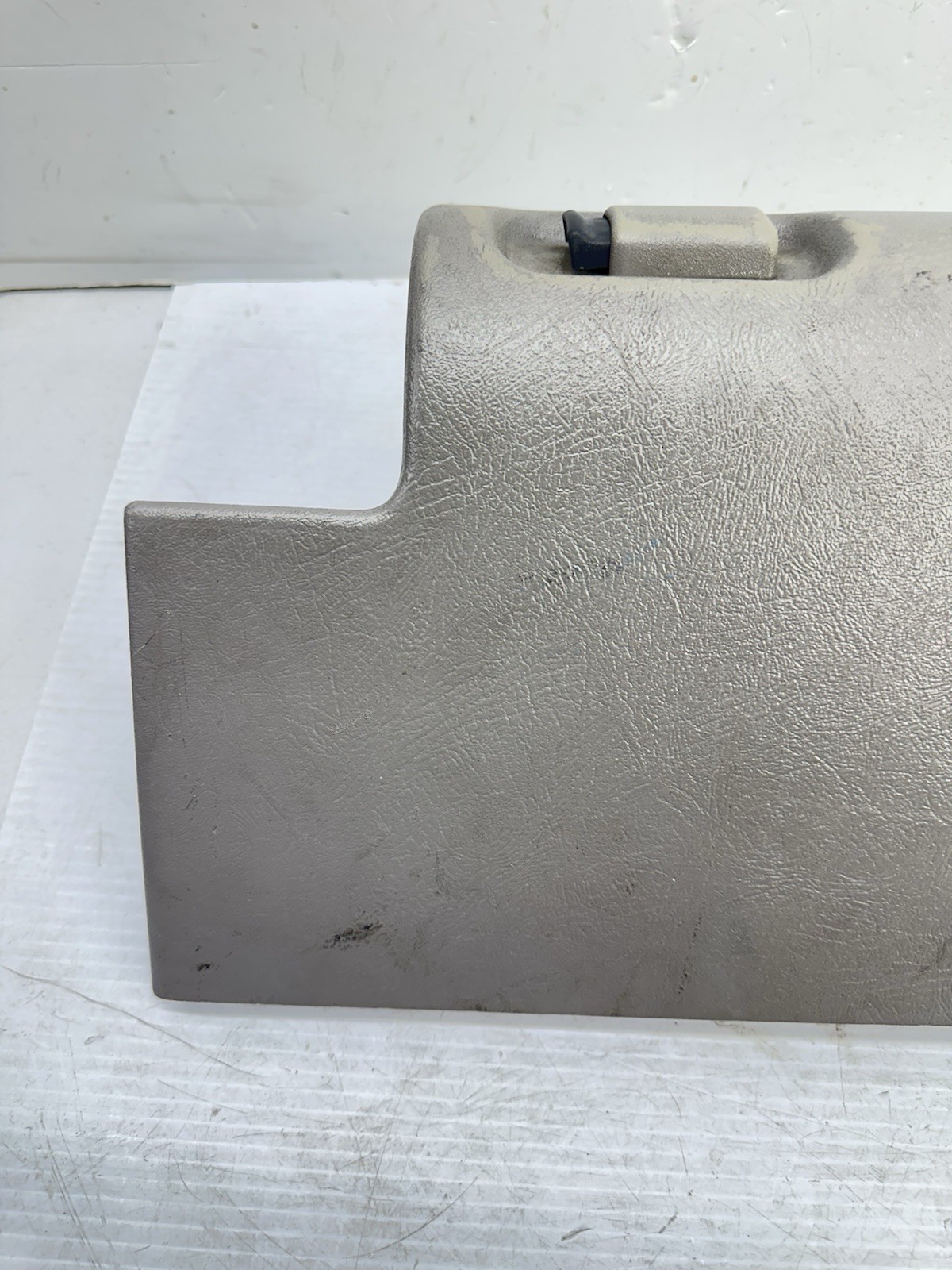 95-99 TRUCK OBS Silverado Tahoe Sierra Suburban Yukon Glove Box Storage Grey S2