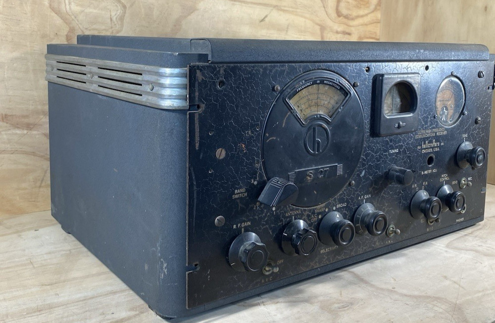 Hallicrafters S-27 Ultra Frequency Communication Receiver /around 1940