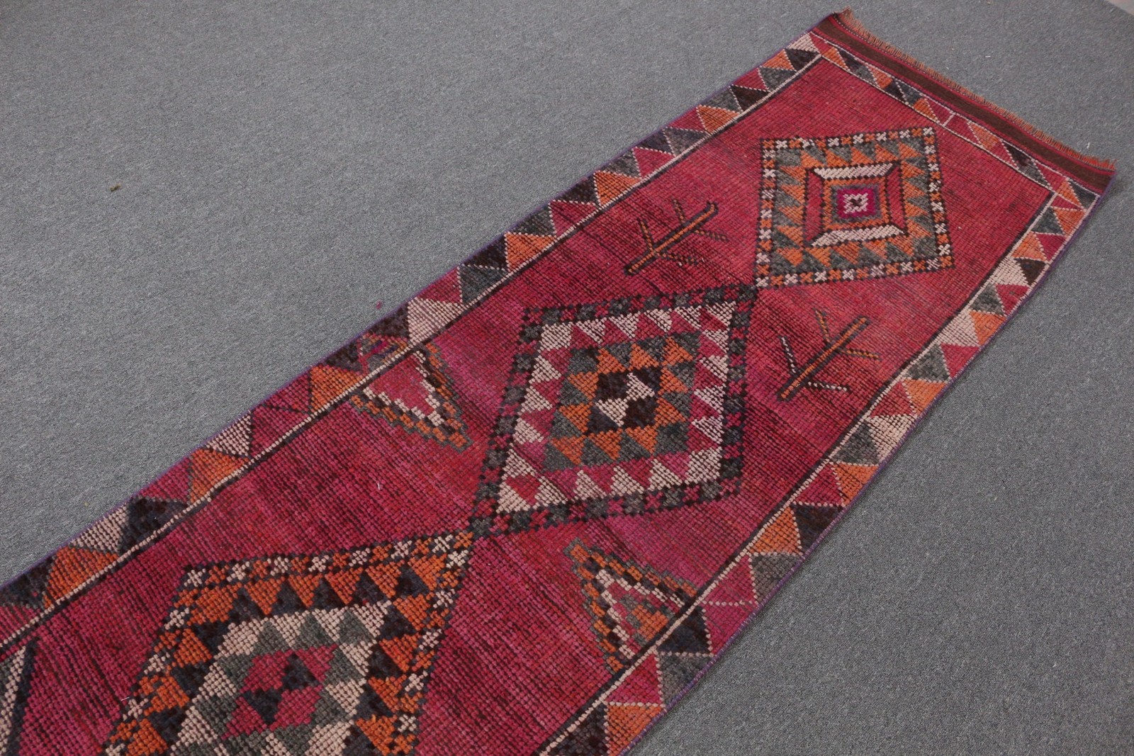 Vintage Turkish Rug 2,5x11,6 ft (75x355 cm), Herki Red Wool Rug