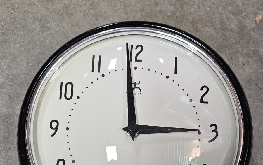 9.5" Retro Metal Wall Clock Black - Infinity Instruments