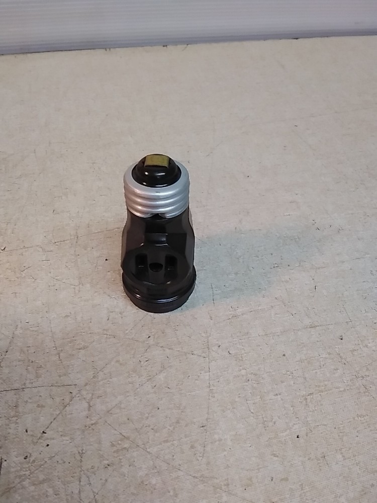 Leviton E-13394 125V 660W Polarized Plug Light Socket Adapter Browni