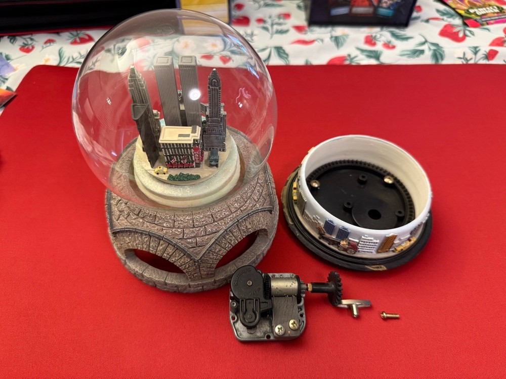 Macy’s Twin Tower Snow Globe. Music Box Working.