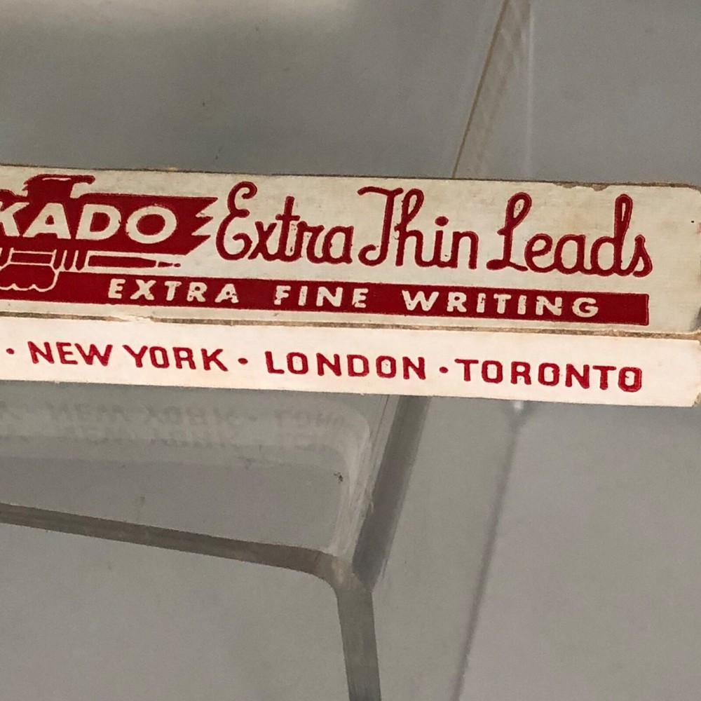 4-Mikado Semaphore extra thin .036 red lead (2730)