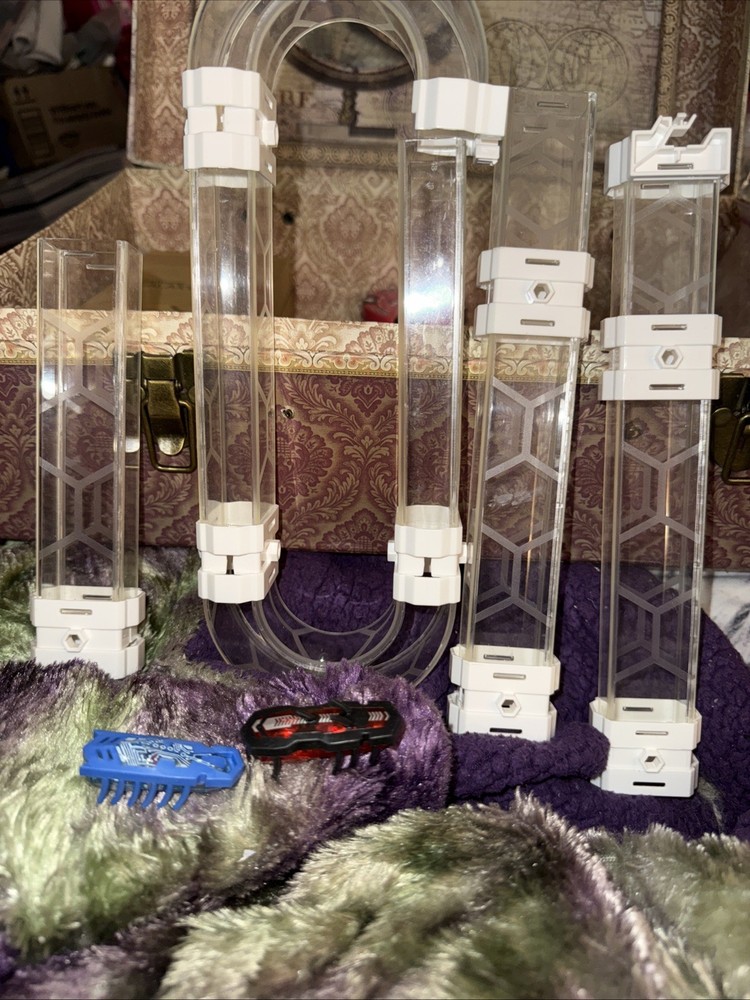 Hex Bug With Climbing Tubes