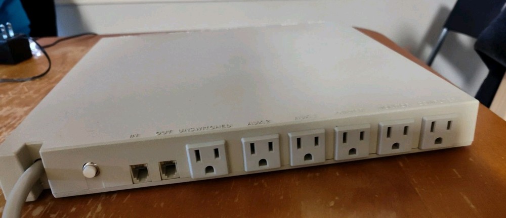 Tripp Lite Isobar Touchmaster Plus Model MT-6 + Plus