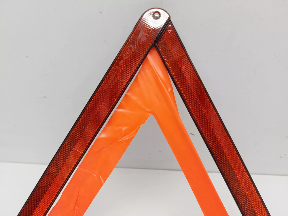 VOLVO V40 EMERGENCY HAZARD WARNING TRIANGLE 2016 27R033996