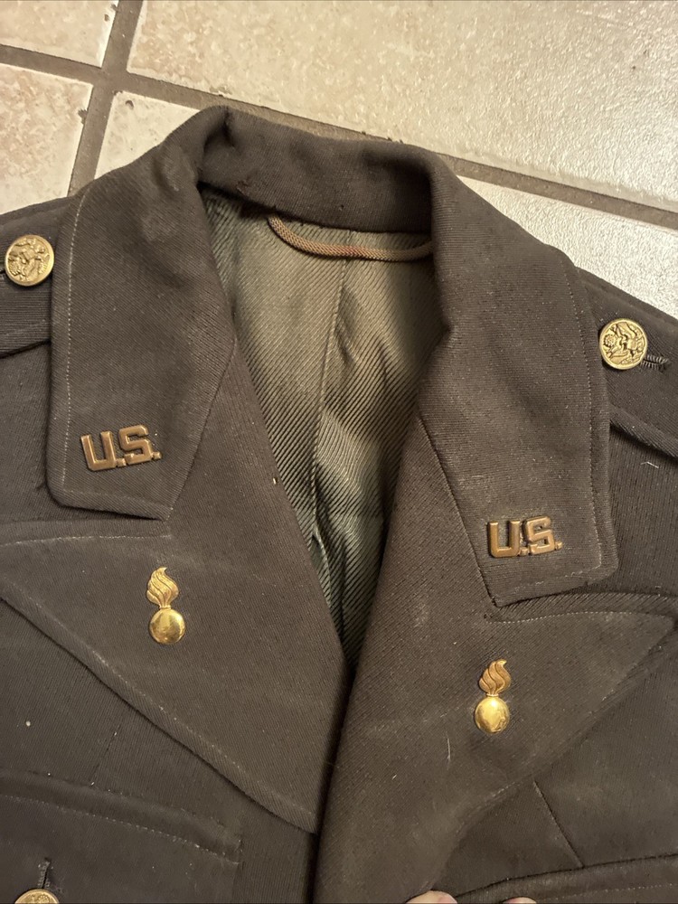 ORIGINAL WWII US ARMY OFFICER CLASS A DRESS JACKET- Small-with hat size 7 1/8