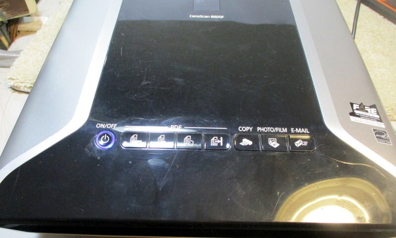 Canon CanoScan 8800F Flatbed Color Image Scanner Complete With Software & Guides