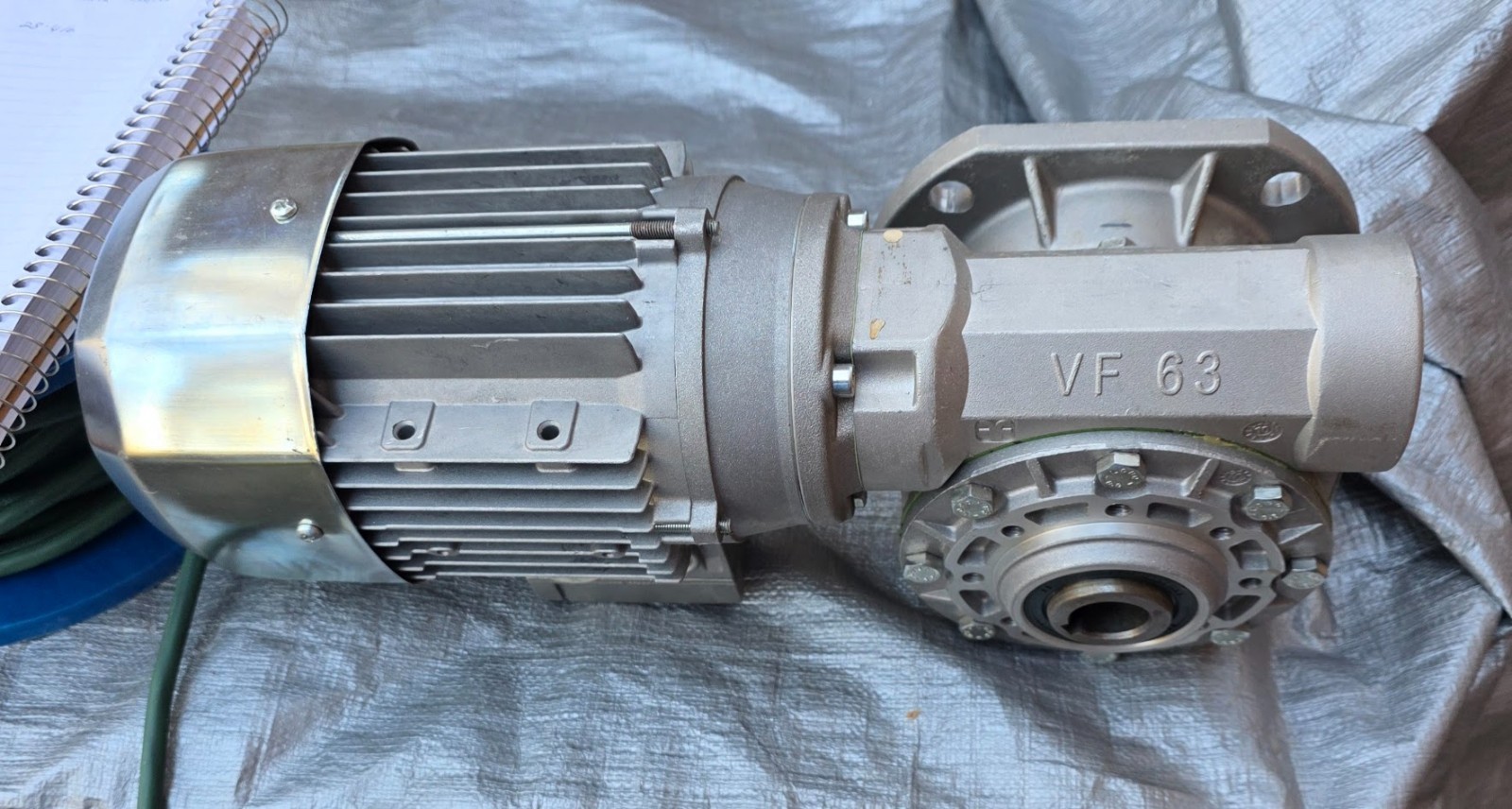 BONFIGLIOL RIDUTTORI VF63 All specifications are embosed on the motor.