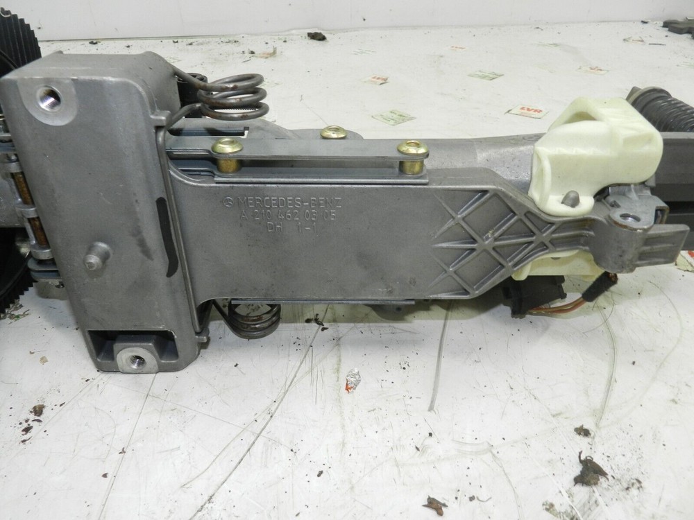 2002 MERCEDES BENZ E CLASS W210. STEERING COLUMN A2104606216